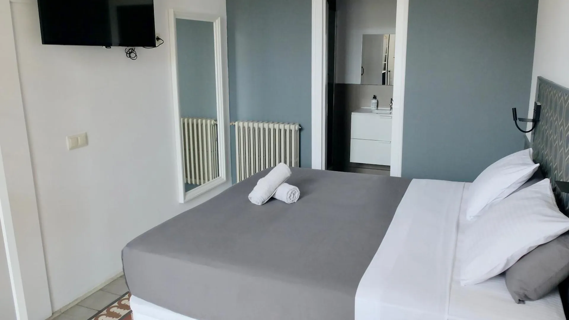 Fabrizzio'S Petit Hostel Barcelona Spanyolország